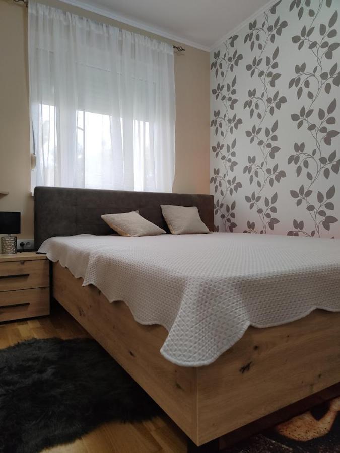 Apartman ESPRESSO Sremska Mitrovica Esterno foto
