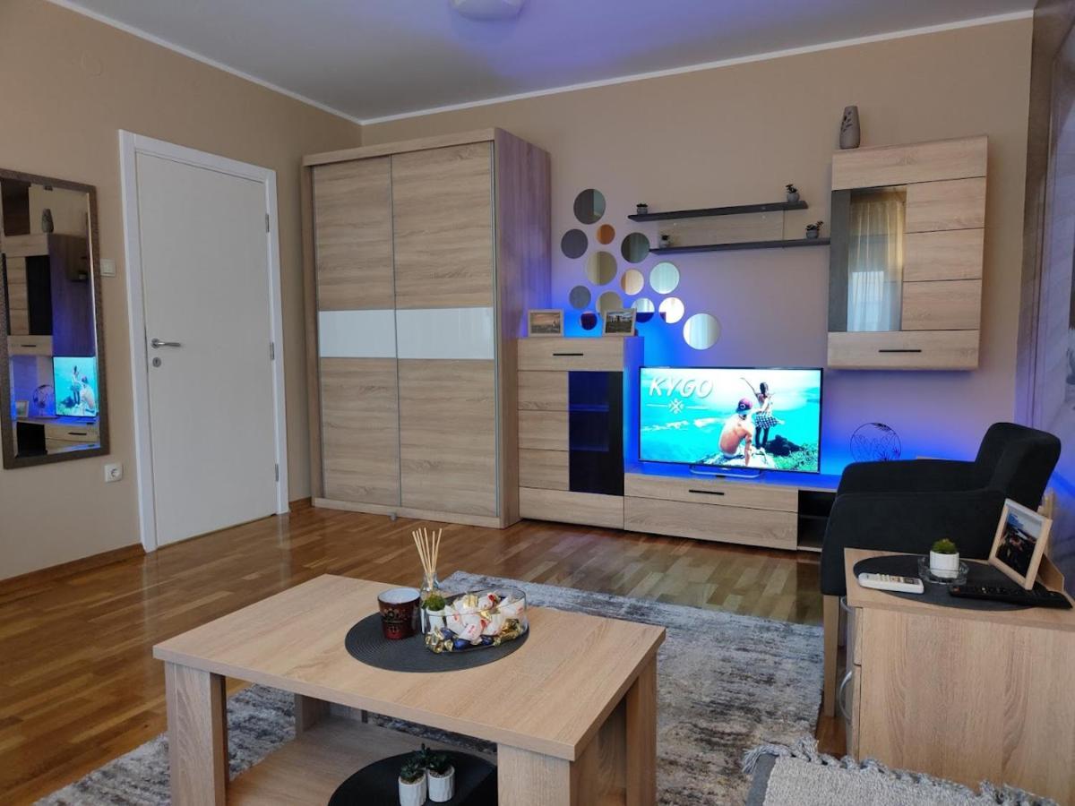 Apartman ESPRESSO Sremska Mitrovica Esterno foto