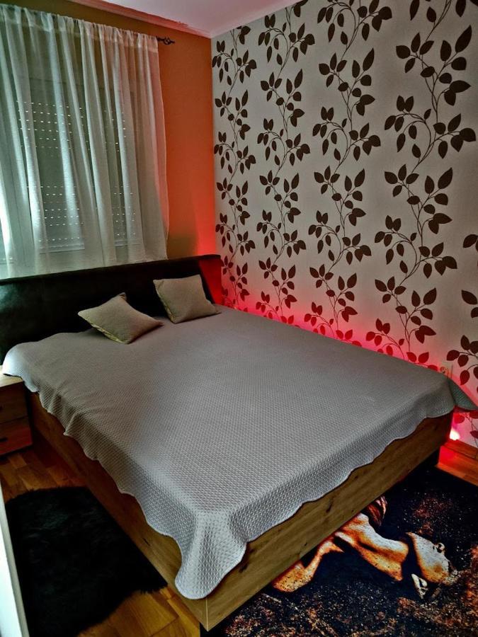 Apartman ESPRESSO Sremska Mitrovica Esterno foto